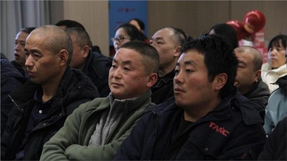 “共鉴鲜丽，同绘新章 ”---共庆888集团电子游戏 2024 年终盛典